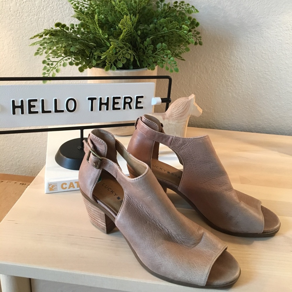 NWOT Lucky Brand LP- Barimo Open Toe Taupe Sz 8
